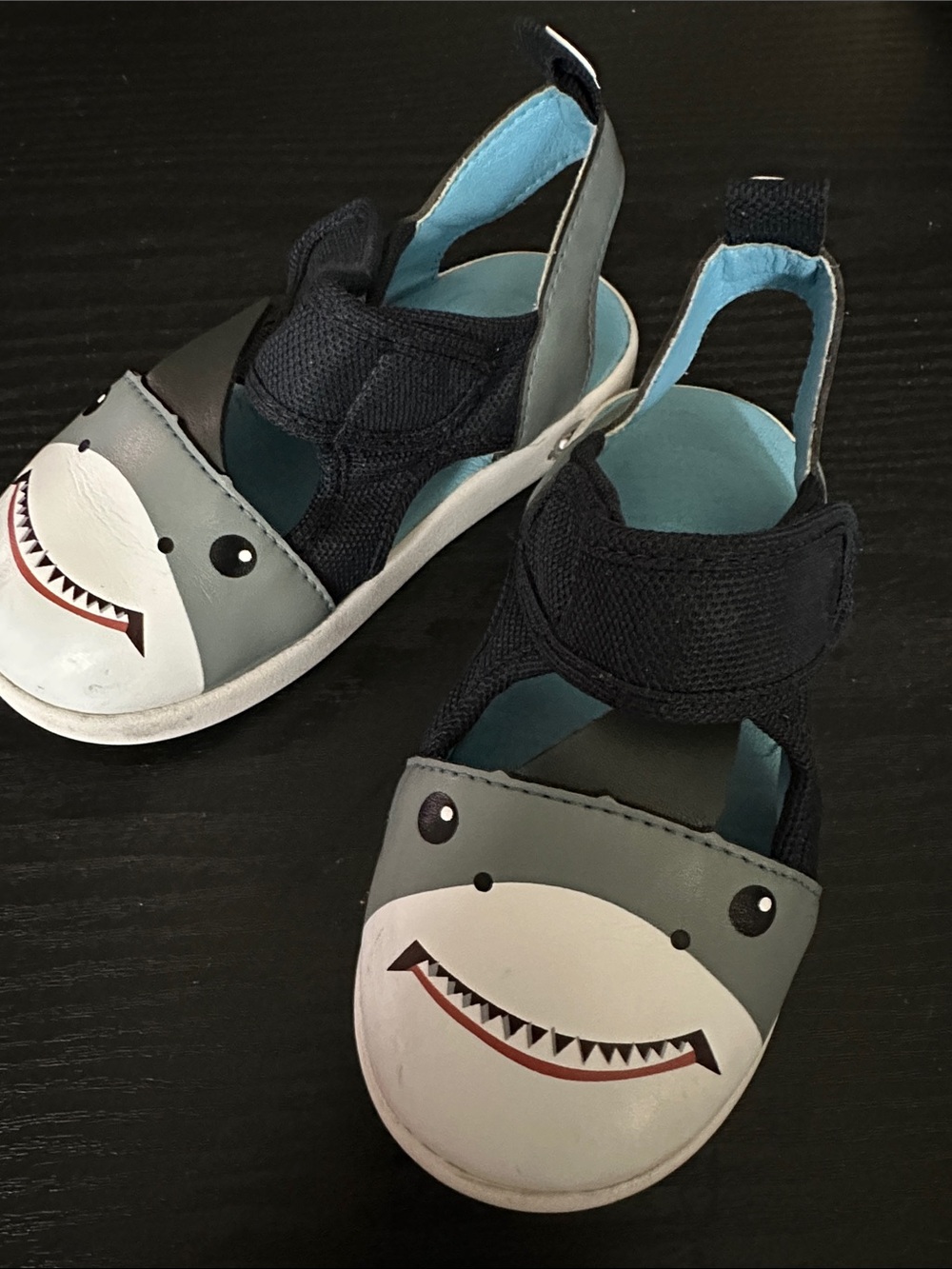 IKIKI Shark Squeaky Toddler Shoes for Boys and Girls V2| Green
Size 9